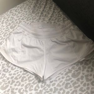 White Lululemon Hotty Hot Shorts 2.5 inch